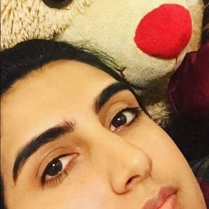 Meet your Posher, Farah